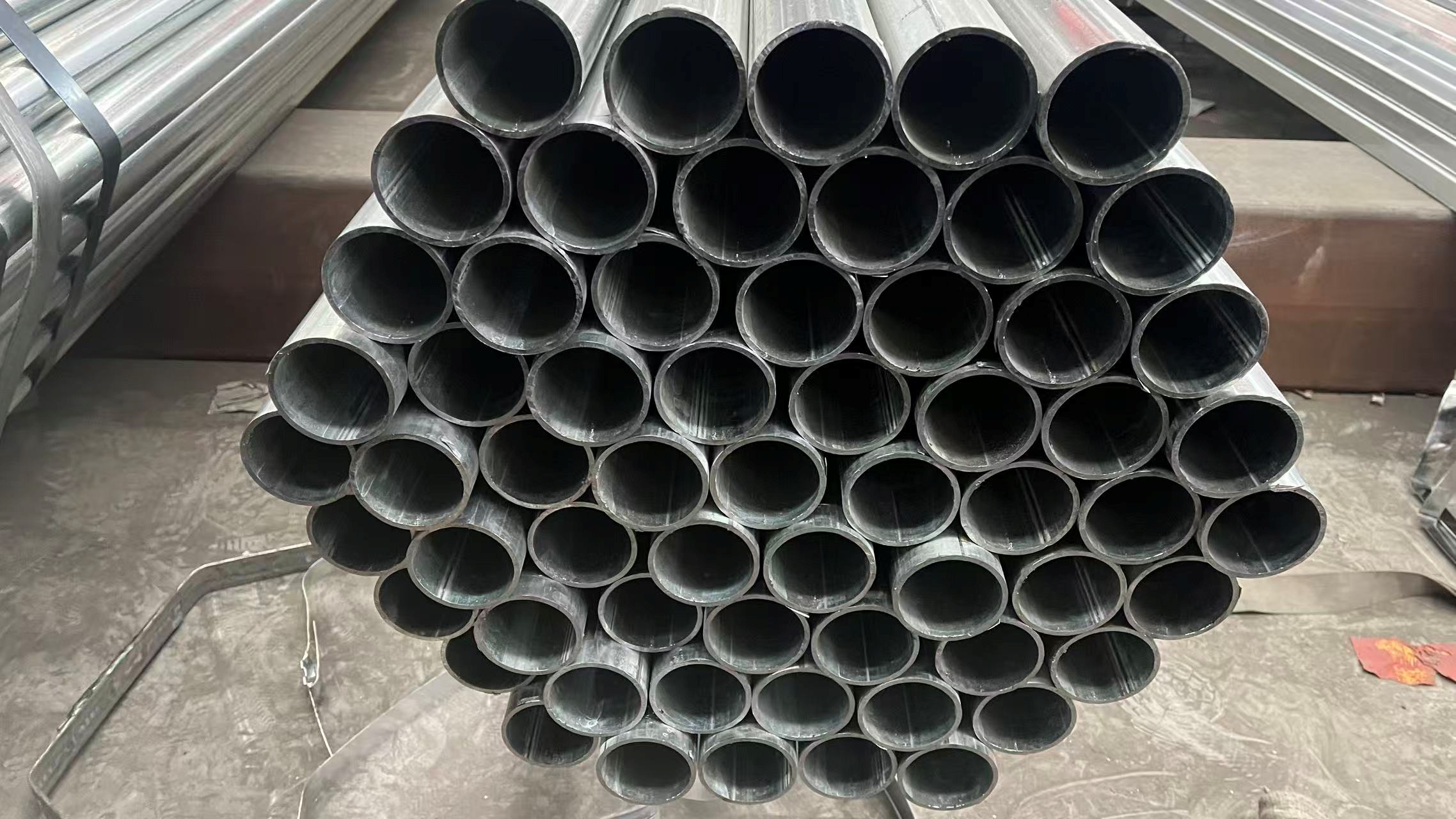 2-inch 3.0mm Galvanized Round Pipe product image